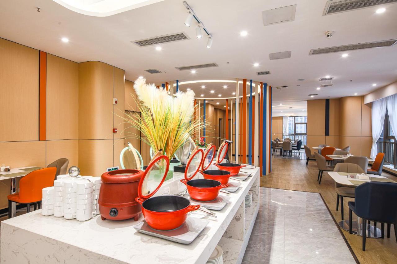 Holiday Inn Express Chongqing Guanyinqiao By Ihg Kültér fotó
